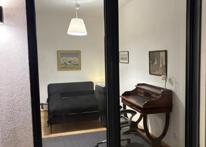 Διαμέρισμα Erdgeschosswohnung Mit Garage Und Innenhof - Westliches