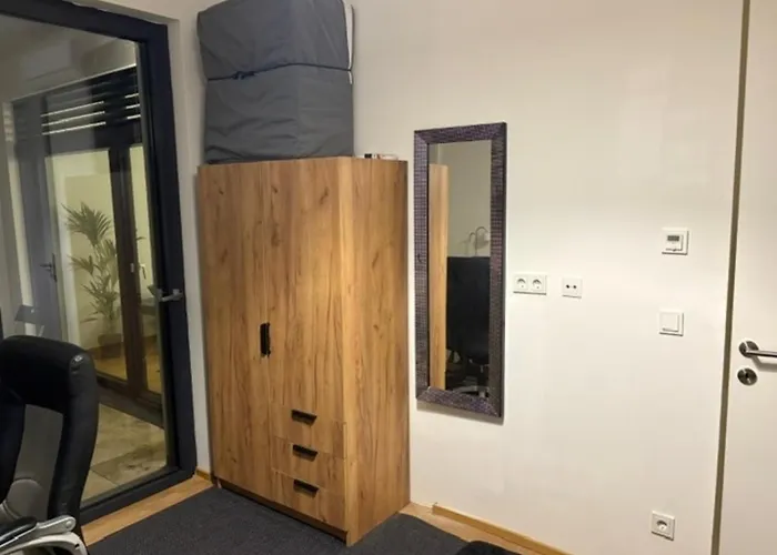 Διαμέρισμα Erdgeschosswohnung Mit Garage Und Innenhof - Westliches