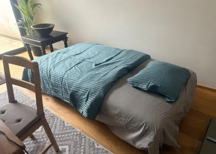 Erdgeschosswohnung Mit Garage Und Innenhof - Westliches Διαμέρισμα *