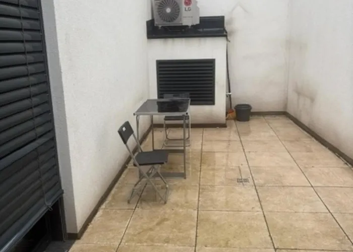 Διαμέρισμα Erdgeschosswohnung Mit Garage Und Innenhof - Westliches Βιέννη